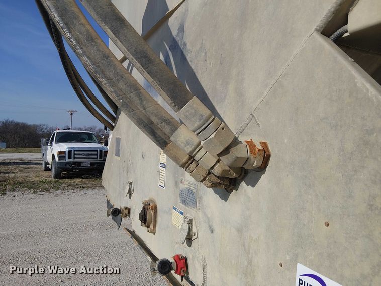 image for item FH7039 2018 CEI  AT35LW feed delivery trailer