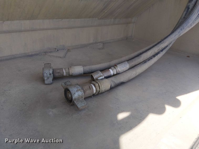 image for item FH7039 2018 CEI  AT35LW feed delivery trailer