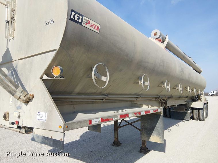 image for item FH7039 2018 CEI  AT35LW feed delivery trailer