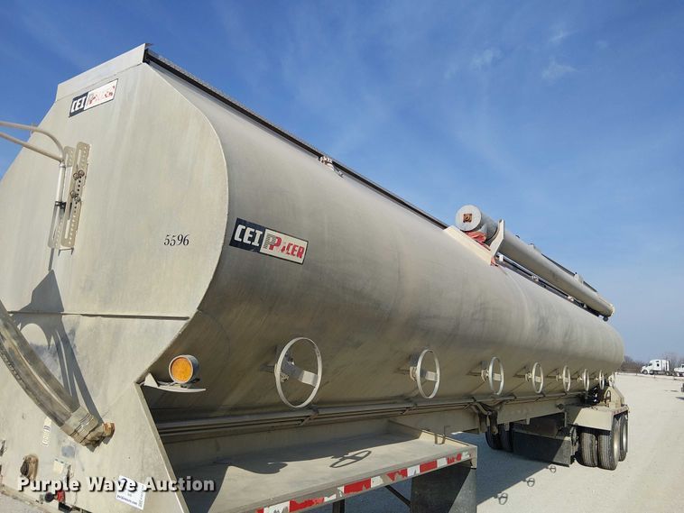 image for item FH7039 2018 CEI  AT35LW feed delivery trailer