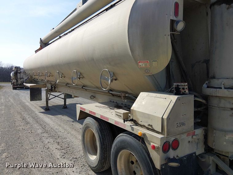 image for item FH7039 2018 CEI  AT35LW feed delivery trailer