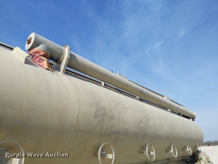 image for item FH7039 2018 CEI  AT35LW feed delivery trailer