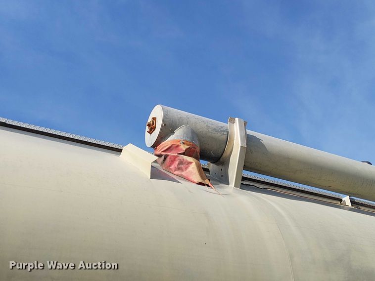 image for item FH7039 2018 CEI  AT35LW feed delivery trailer