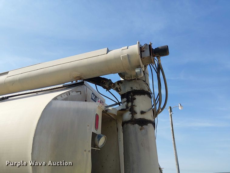 image for item FH7039 2018 CEI  AT35LW feed delivery trailer