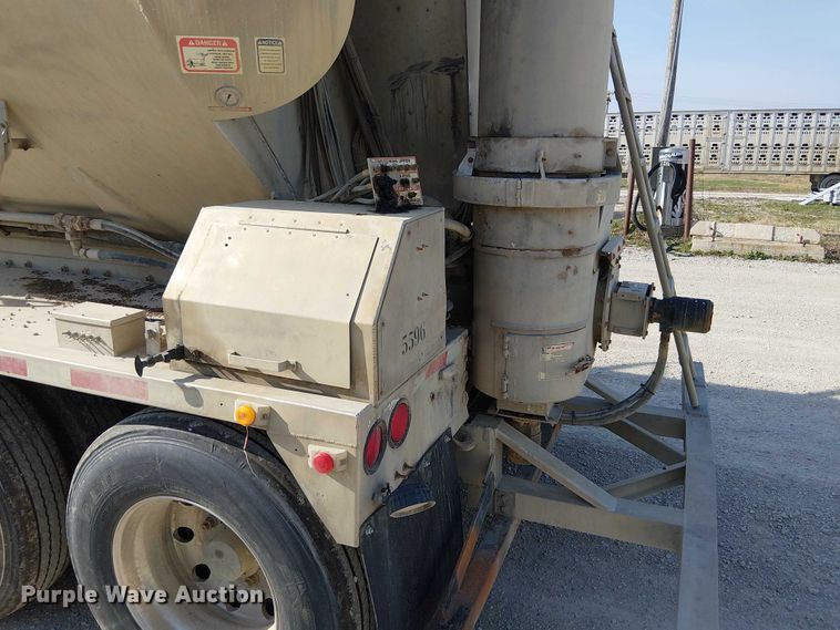 image for item FH7039 2018 CEI  AT35LW feed delivery trailer