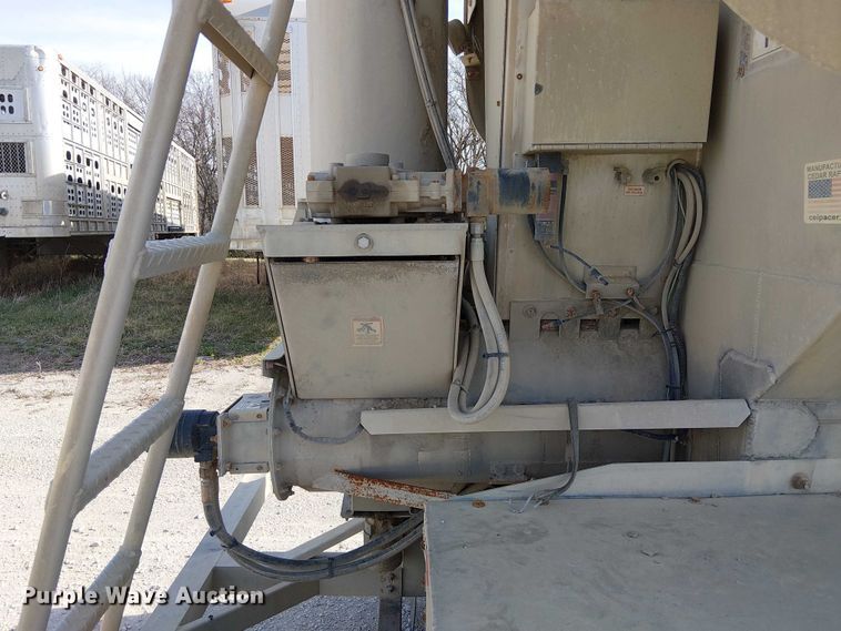 image for item FH7039 2018 CEI  AT35LW feed delivery trailer