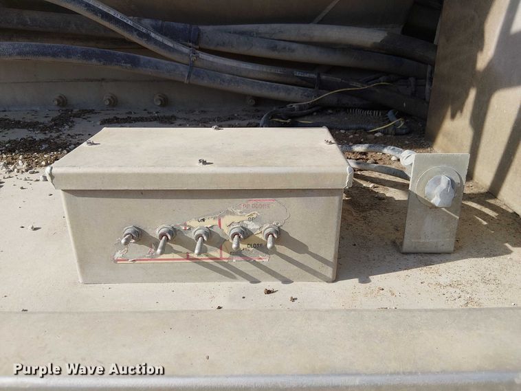 image for item FH7039 2018 CEI  AT35LW feed delivery trailer