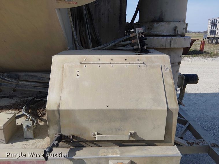 image for item FH7039 2018 CEI  AT35LW feed delivery trailer