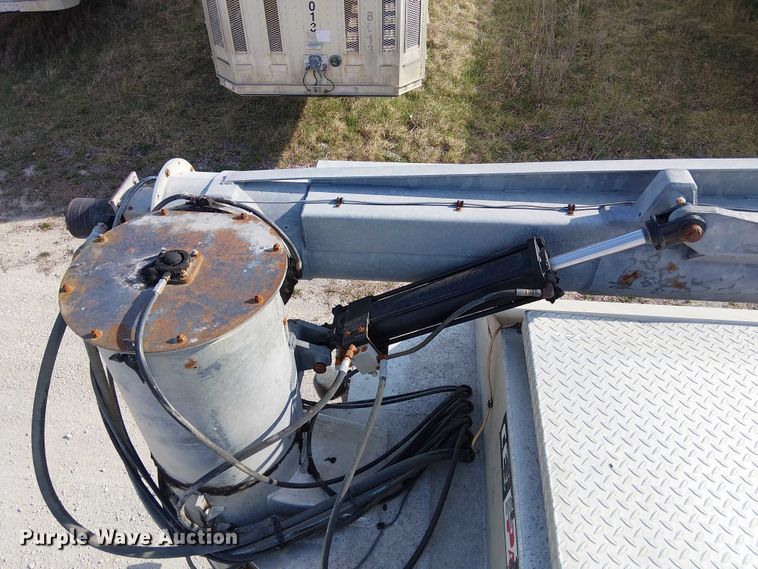 image for item FH7039 2018 CEI  AT35LW feed delivery trailer