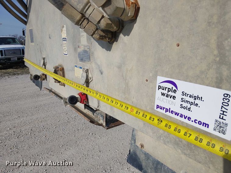 image for item FH7039 2018 CEI  AT35LW feed delivery trailer