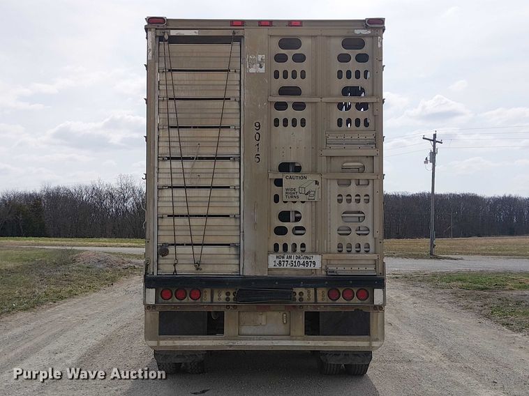 image for item FH7040 2003 Barrett livestock trailer