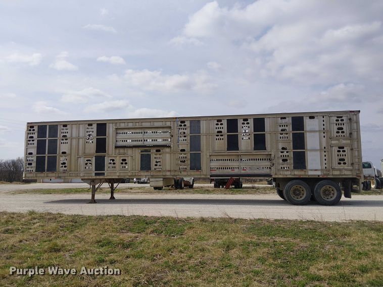 image for item FH7040 2003 Barrett livestock trailer