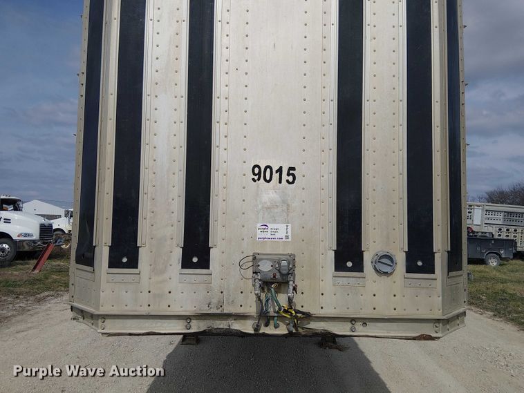 image for item FH7040 2003 Barrett livestock trailer