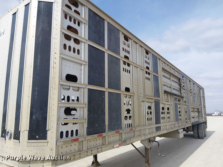 image for item FH7040 2003 Barrett livestock trailer