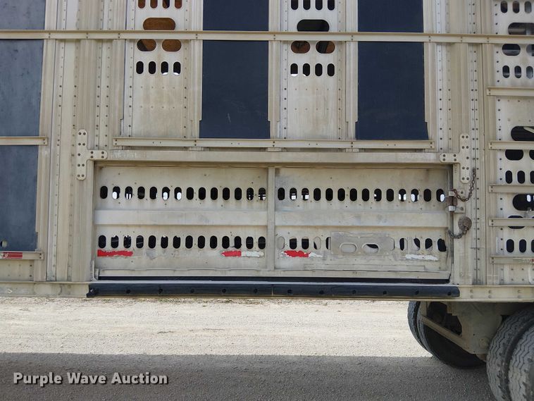 image for item FH7040 2003 Barrett livestock trailer