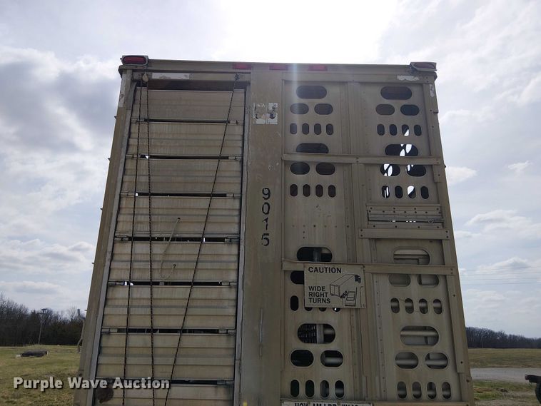 image for item FH7040 2003 Barrett livestock trailer