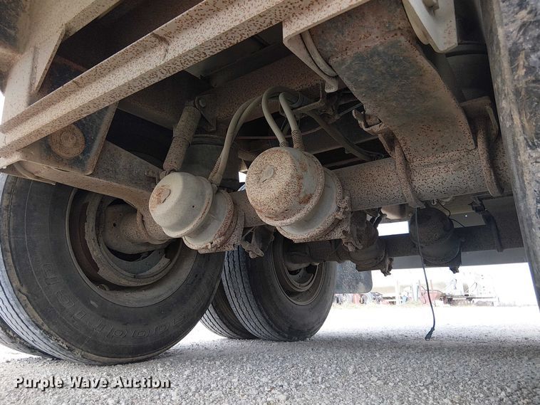 image for item FH7040 2003 Barrett livestock trailer