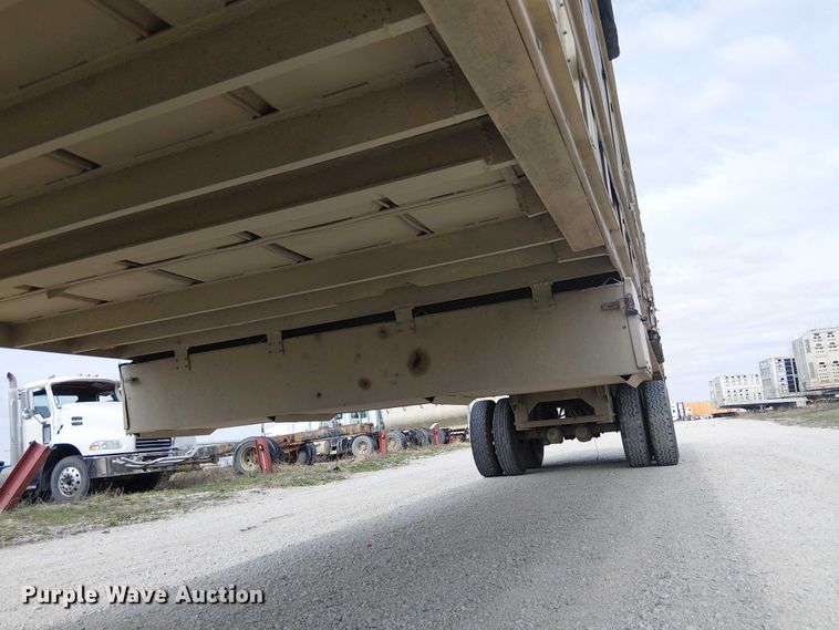 image for item FH7040 2003 Barrett livestock trailer
