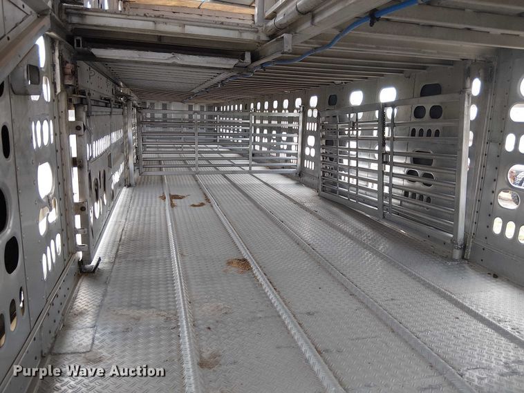 image for item FH7040 2003 Barrett livestock trailer