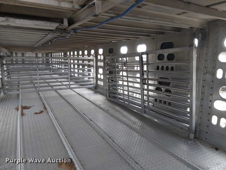 image for item FH7040 2003 Barrett livestock trailer