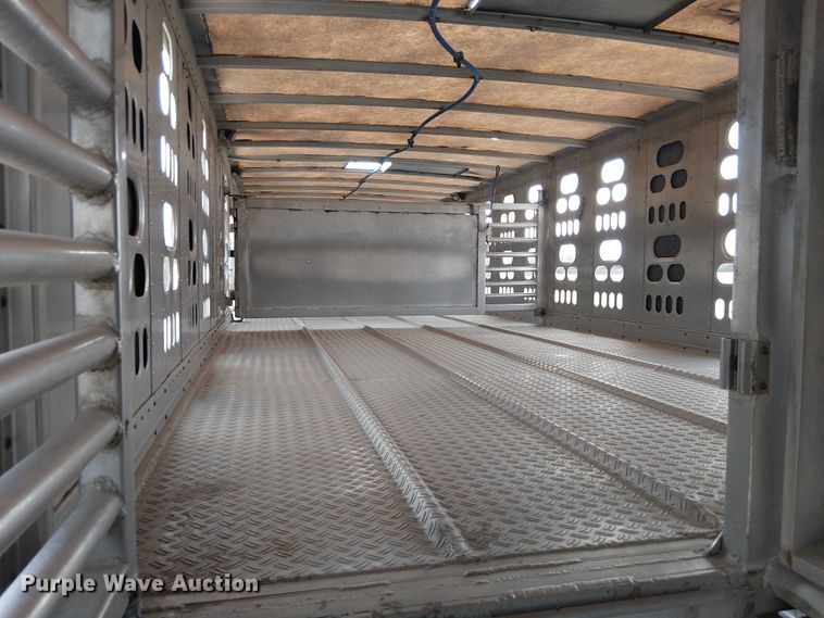 image for item FH7040 2003 Barrett livestock trailer