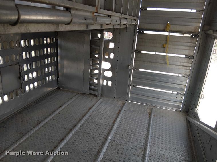 image for item FH7040 2003 Barrett livestock trailer