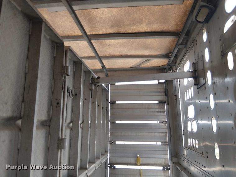 image for item FH7040 2003 Barrett livestock trailer