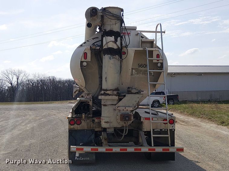 image for item FH7043 2018 CEI AT35LW feed delivery trailer