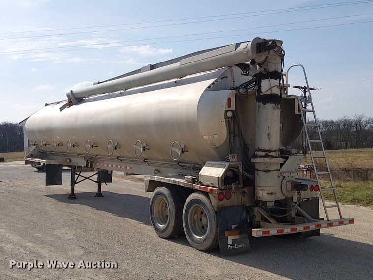 image for item FH7043 2018 CEI AT35LW feed delivery trailer