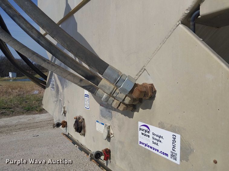 image for item FH7043 2018 CEI AT35LW feed delivery trailer