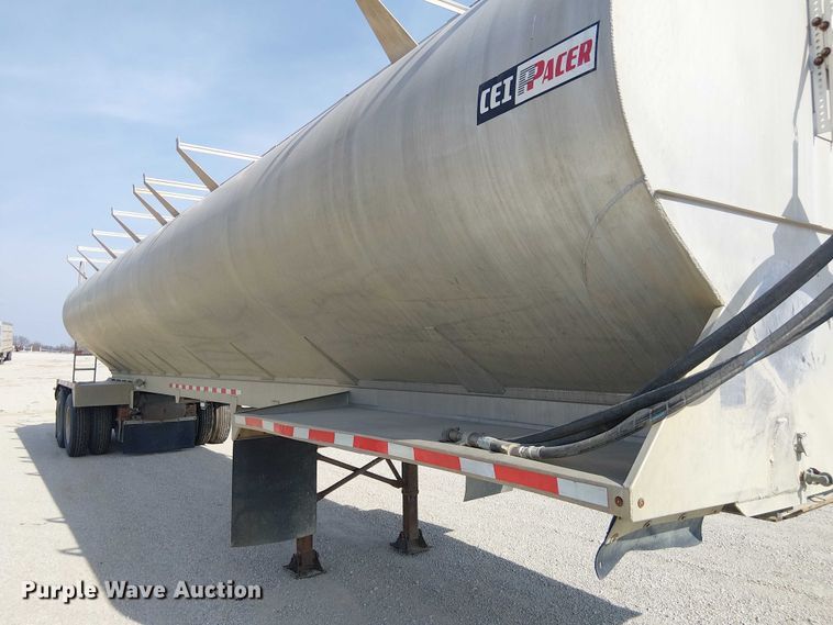 image for item FH7043 2018 CEI AT35LW feed delivery trailer