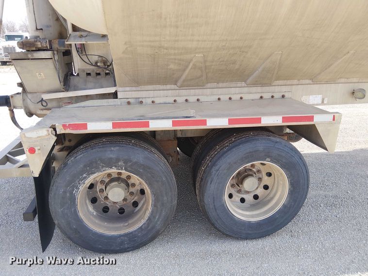 image for item FH7043 2018 CEI AT35LW feed delivery trailer