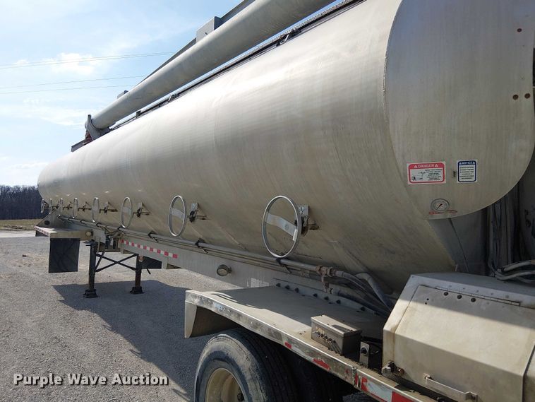 image for item FH7043 2018 CEI AT35LW feed delivery trailer