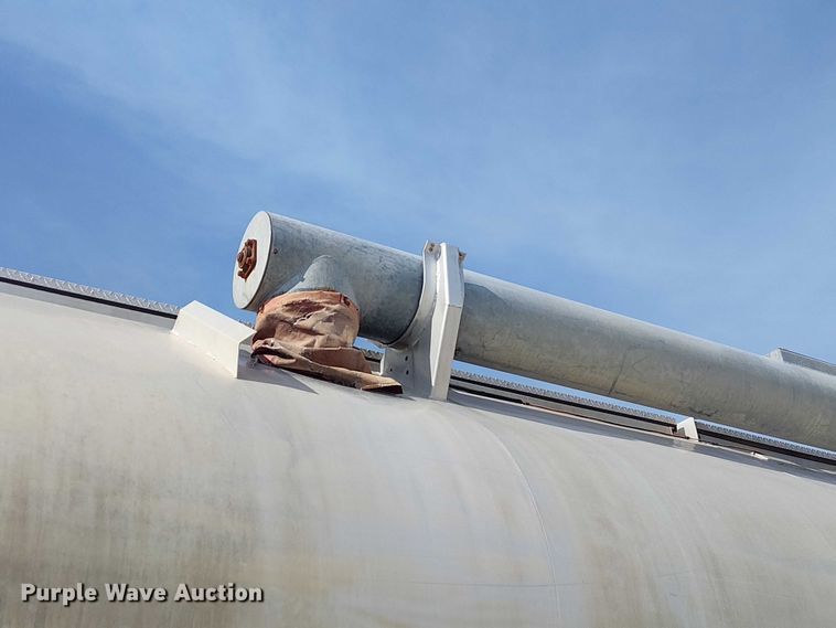 image for item FH7043 2018 CEI AT35LW feed delivery trailer