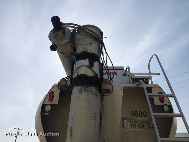 image for item FH7043 2018 CEI AT35LW feed delivery trailer