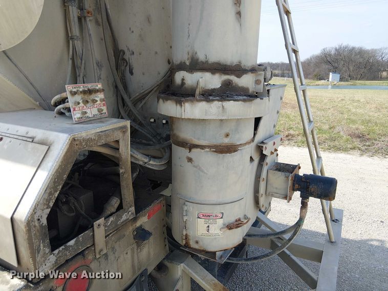 image for item FH7043 2018 CEI AT35LW feed delivery trailer