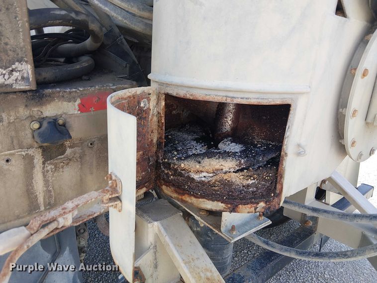 image for item FH7043 2018 CEI AT35LW feed delivery trailer