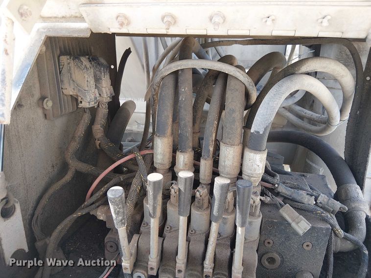 image for item FH7043 2018 CEI AT35LW feed delivery trailer