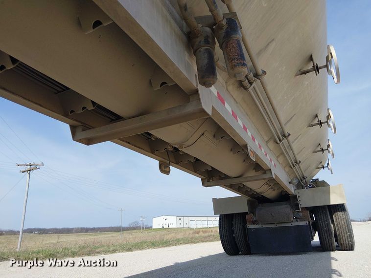 image for item FH7043 2018 CEI AT35LW feed delivery trailer