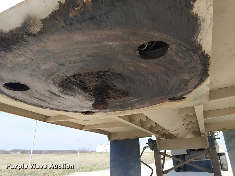 image for item FH7043 2018 CEI AT35LW feed delivery trailer