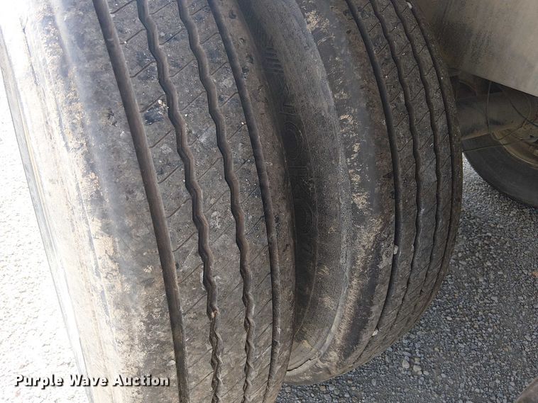 image for item FH7043 2018 CEI AT35LW feed delivery trailer