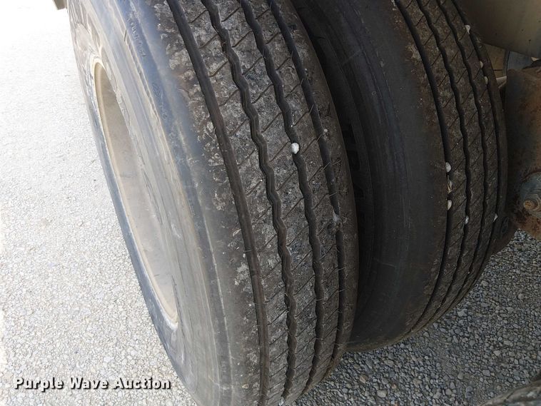 image for item FH7043 2018 CEI AT35LW feed delivery trailer