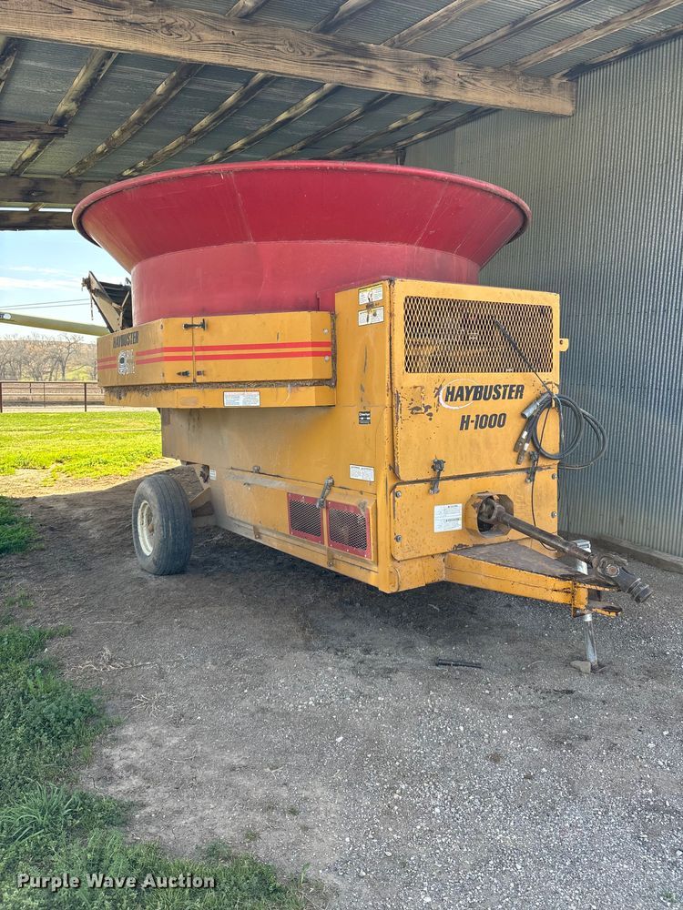 image for item FI0852 Hay Buster H1000 Big Bite feed grinder/mixer