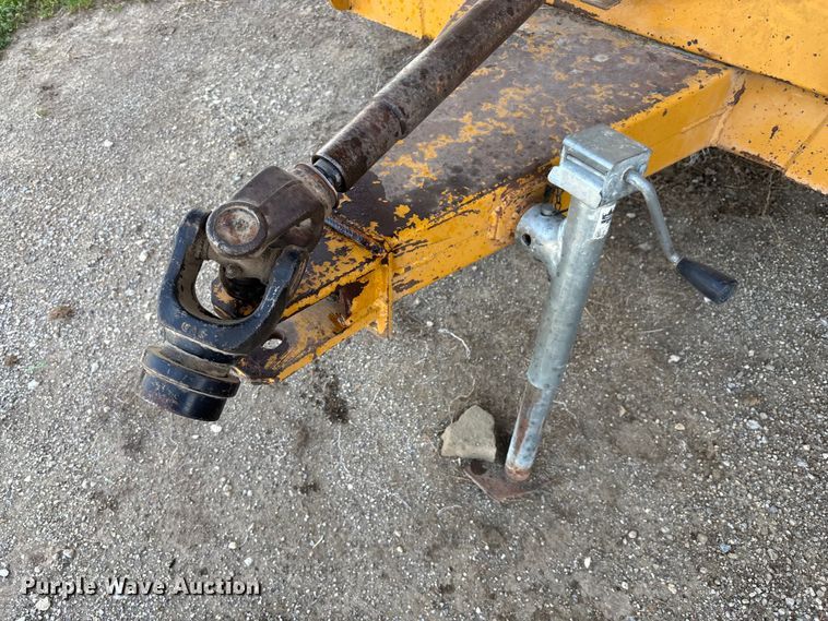 image for item FI0852 Hay Buster H1000 Big Bite feed grinder/mixer