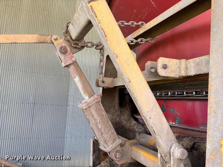 image for item FI0852 Hay Buster H1000 Big Bite feed grinder/mixer