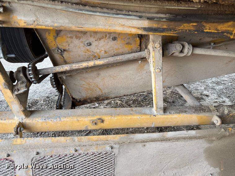 image for item FI0852 Hay Buster H1000 Big Bite feed grinder/mixer