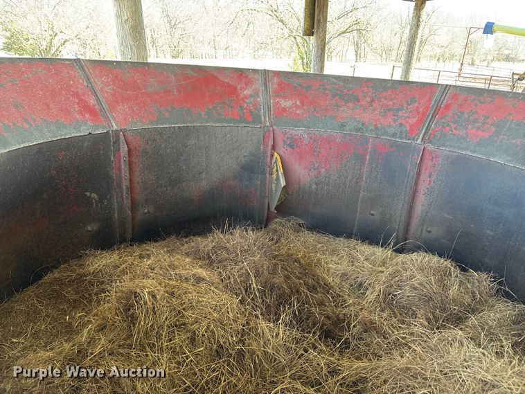 image for item FI0852 Hay Buster H1000 Big Bite feed grinder/mixer