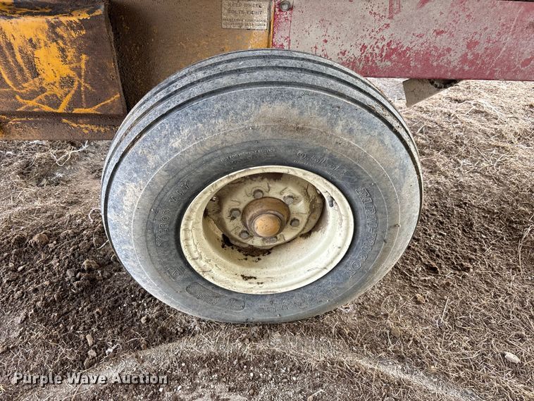image for item FI0852 Hay Buster H1000 Big Bite feed grinder/mixer
