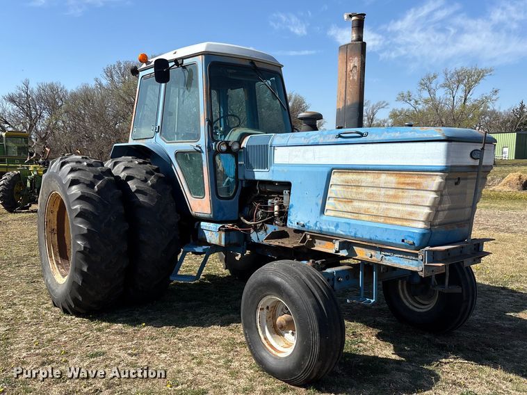 image for item FI0931 1985 Ford TW25 tractor