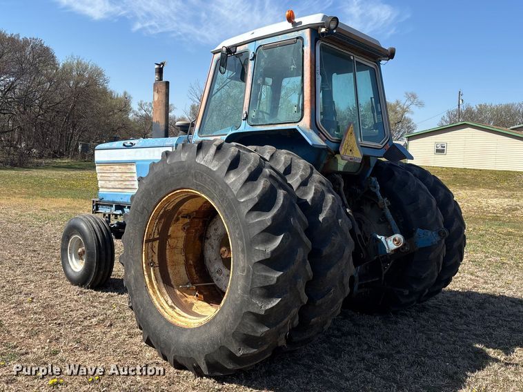 image for item FI0931 1985 Ford TW25 tractor